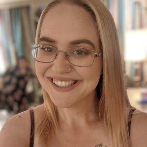 Meet your Posher, Brenda